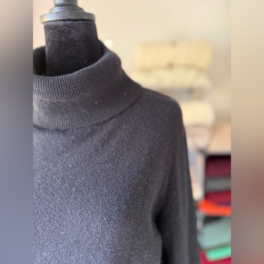 14th & Union Basic Black Cashmere Turtleneck, Med - image 5